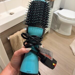 Revlon Aqua Hair Dryer Brush